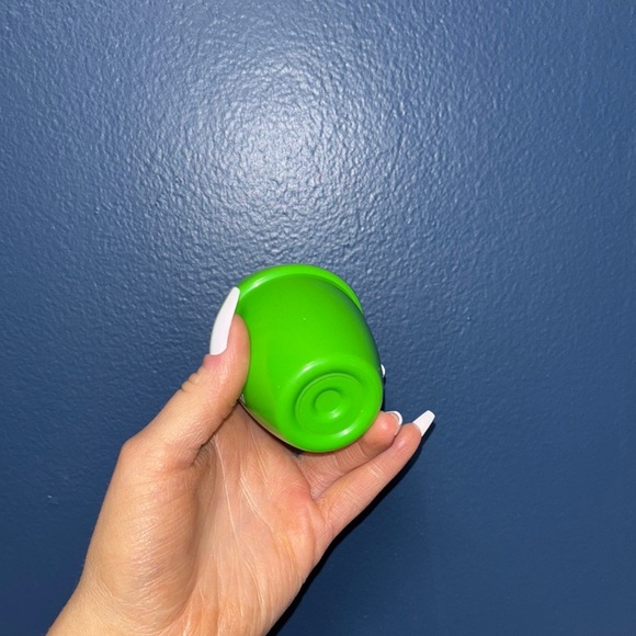 Vintage little tykes Baby Rattle Pepper Shaker Green Toy - Picture 4 of 5